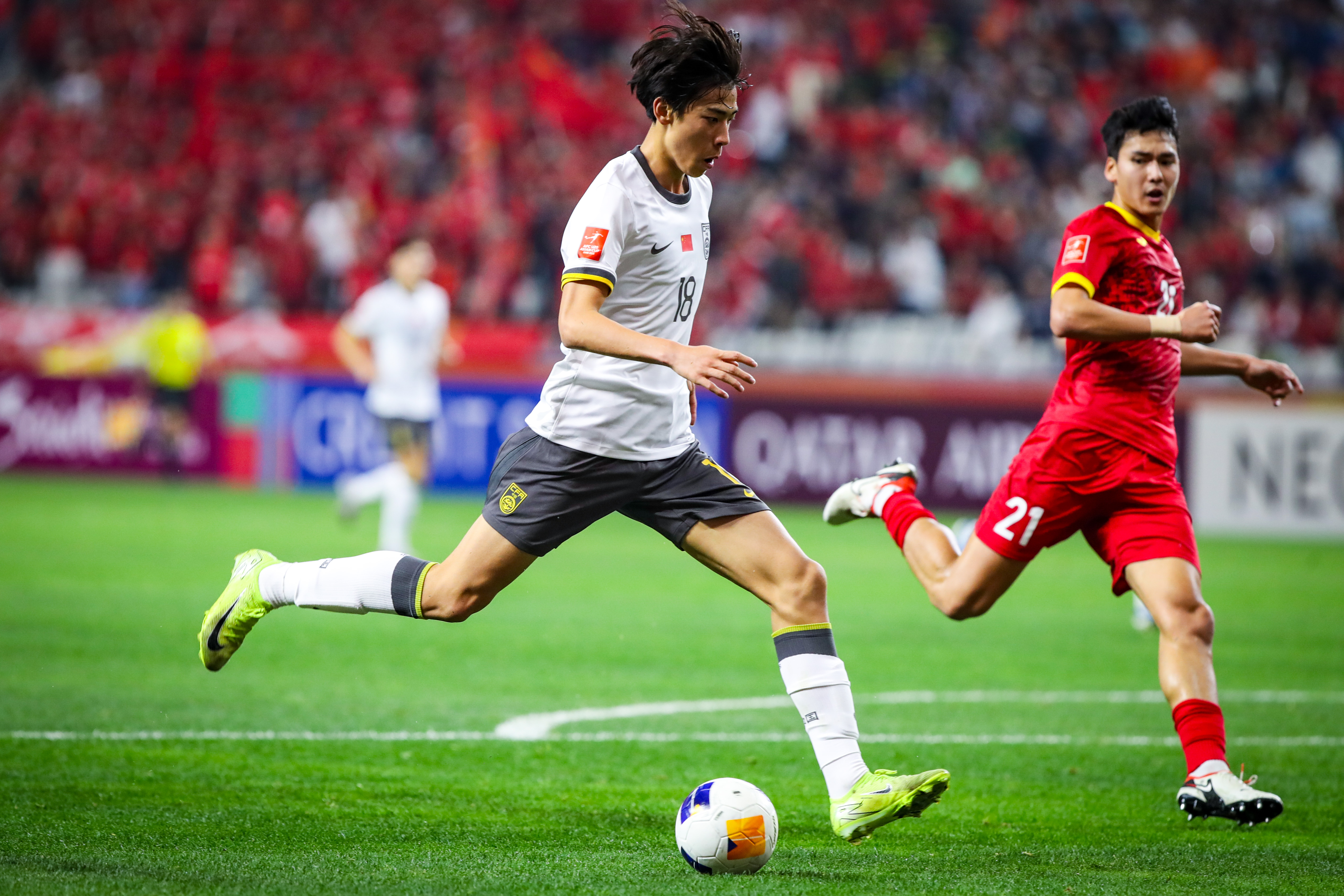 关于比赛激烈,亚洲足球强队决战亚冠联赛的信息 关于比赛激烈,亚洲足球强队决战亚冠联赛的信息