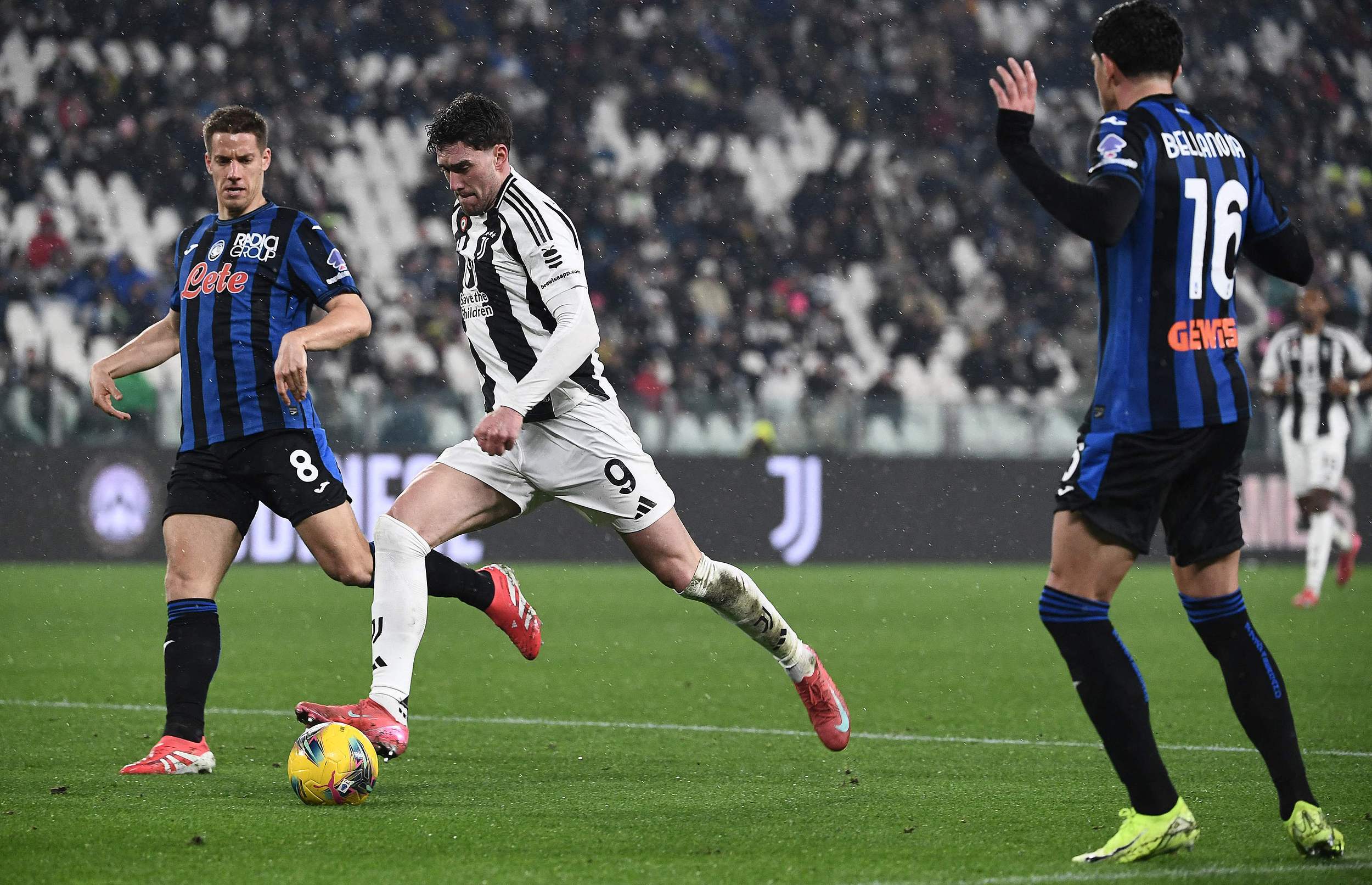 关于尤文图斯主场告捷,稳坐积分榜榜首的信息 关于尤文图斯主场告捷,稳坐积分榜榜首的信息