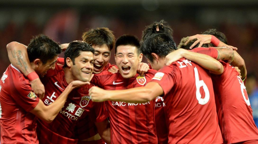 上港惊险获胜,顽强守住争冠希望 上港惊险获胜,顽强守住争冠希望